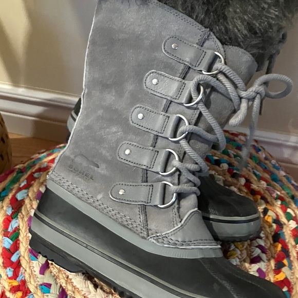 Sorel Women's Gray Suede leather Winter Boots - Picture 4 of 7